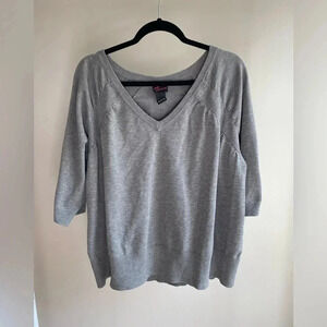 Torrid v neck sweatshirt size 4